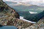 Parco Jotunheimen, Norvegia. il Besseggen visto dalla salita lungo il Bandet. 